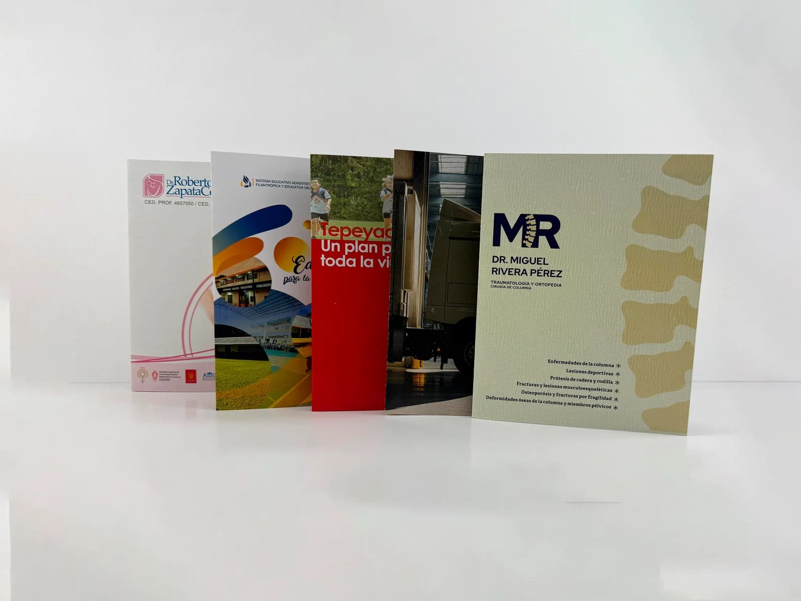 Selección de folders impresos por Sellomatic para consultorios, escuelas y empresas